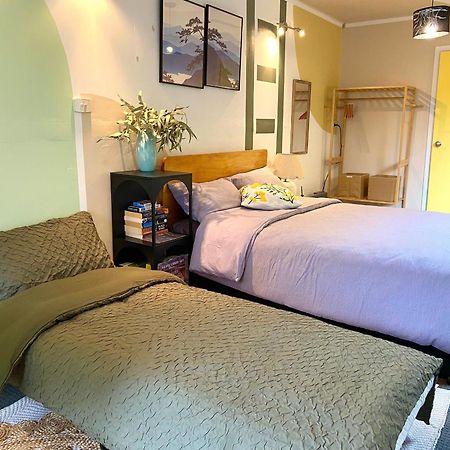 Snug-As-A-Bug Sleep House Lägenhet Dunedin Exteriör bild